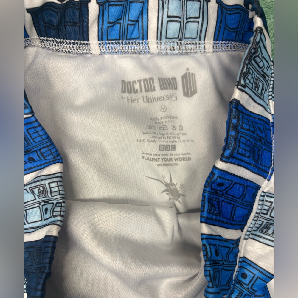 Doctor Who TARDIS Skater Skirt Her Universe Size M Blue White - Picture 4 of 4